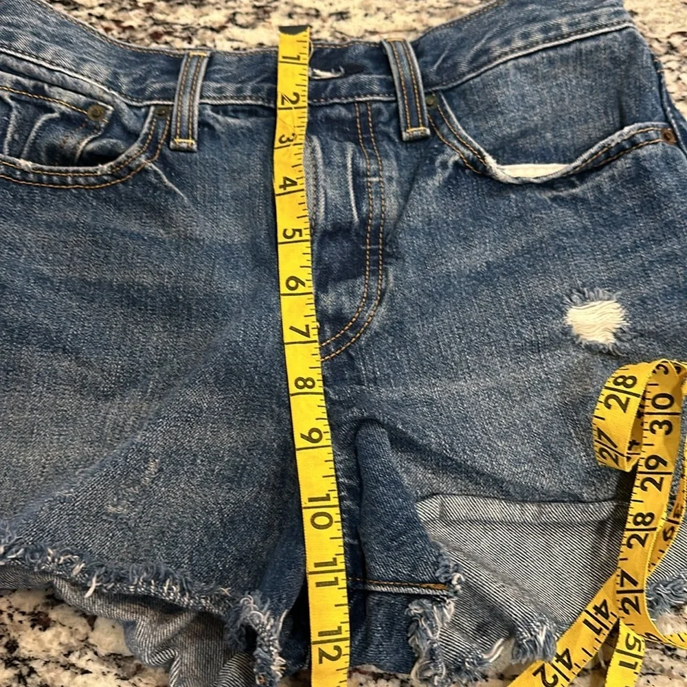 LEVI’S HIGH RISE DARK WASH 501 BUTTON FLY CUT OFF RETRO JEAN SHORTS SIZE 27 e8 - Picture 9 of 9